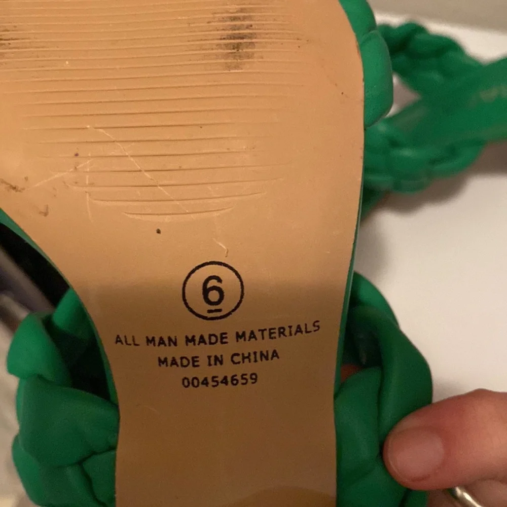 Braided 2 strap Statement Green heels (knock off Steve Madden) - Picture 4 of 8